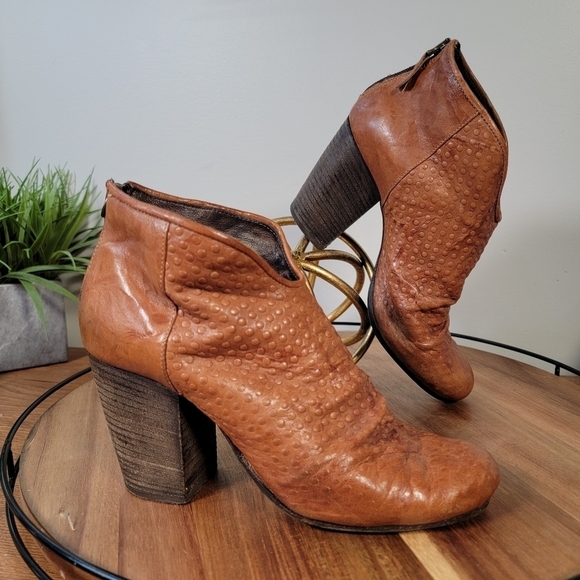 Latitude Femme Ankle Boots Leather Textured Slouch Heeled Size 38.5 - Picture 3 of 16